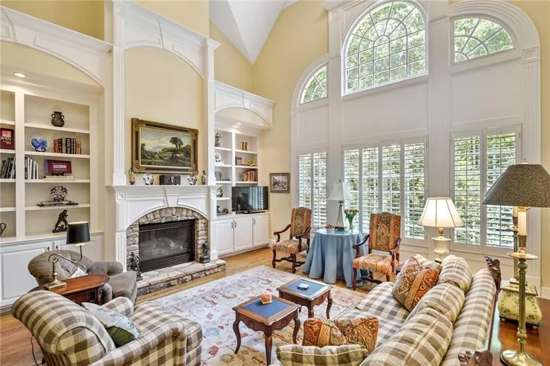 325 Enclave Circle, Sandy Springs, Georgia 30342, 5 Bedrooms Bedrooms, ,4 BathroomsBathrooms,Residential,Sold,325 Enclave Circle,6940905