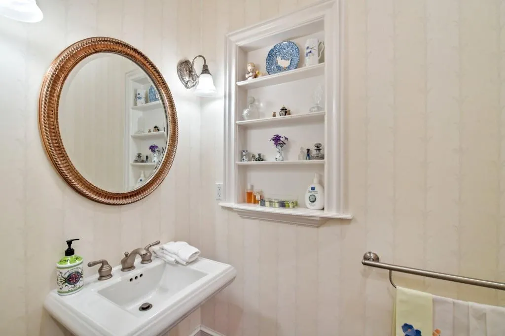 325 Enclave Circle, Sandy Springs, Georgia 30342, 5 Bedrooms Bedrooms, ,4 BathroomsBathrooms,Residential,Sold,325 Enclave Circle,6940905