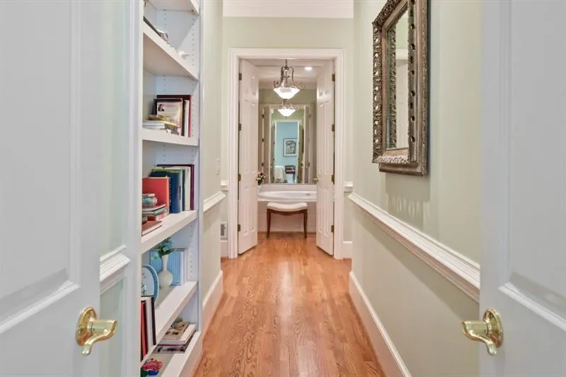 325 Enclave Circle, Sandy Springs, Georgia 30342, 5 Bedrooms Bedrooms, ,4 BathroomsBathrooms,Residential,Sold,325 Enclave Circle,6940905