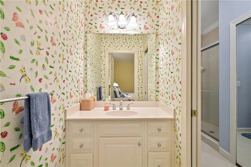 325 Enclave Circle, Sandy Springs, Georgia 30342, 5 Bedrooms Bedrooms, ,4 BathroomsBathrooms,Residential,Sold,325 Enclave Circle,6940905