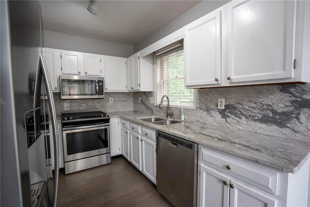 7500 Roswell Road Unit 66, Sandy Springs, Georgia 30350, 2 Bedrooms Bedrooms, ,2 BathroomsBathrooms,Residential,Sold,7500 Roswell Road Unit 66,6604359