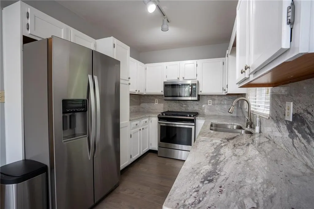 7500 Roswell Road Unit 66, Sandy Springs, Georgia 30350, 2 Bedrooms Bedrooms, ,2 BathroomsBathrooms,Residential,Sold,7500 Roswell Road Unit 66,6604359