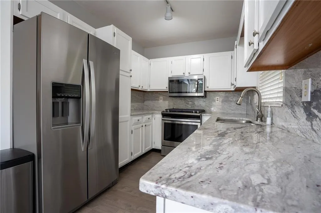 7500 Roswell Road Unit 66, Sandy Springs, Georgia 30350, 2 Bedrooms Bedrooms, ,2 BathroomsBathrooms,Residential,Sold,7500 Roswell Road Unit 66,6604359