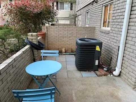 6940 Roswell Road Unit 12e, Sandy Springs, Georgia 30328, 2 Bedrooms Bedrooms, ,1 BathroomBathrooms,Residential,Sold,6940 Roswell Road Unit 12e,6864227