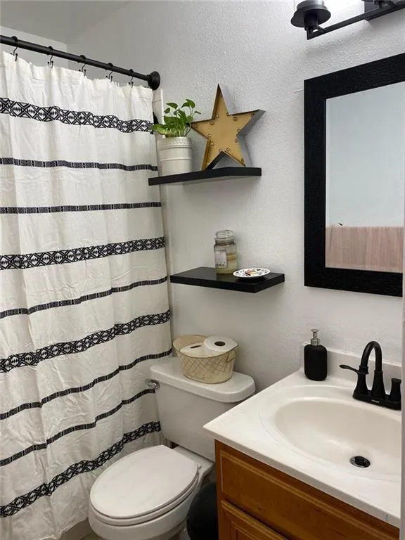 6940 Roswell Road Unit 12e, Sandy Springs, Georgia 30328, 2 Bedrooms Bedrooms, ,1 BathroomBathrooms,Residential,Sold,6940 Roswell Road Unit 12e,6864227