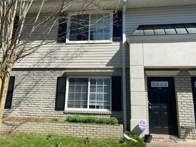 6940 Roswell Road Unit 12e, Sandy Springs, Georgia 30328, 2 Bedrooms Bedrooms, ,1 BathroomBathrooms,Residential,Sold,6940 Roswell Road Unit 12e,6864227