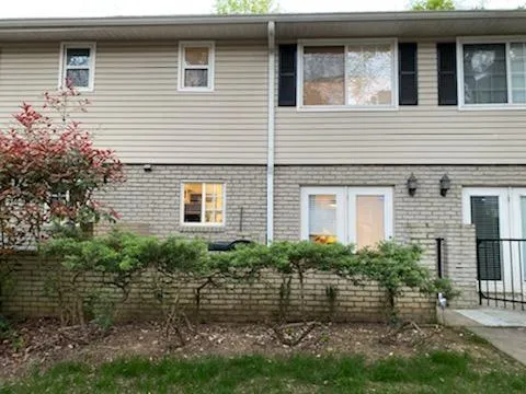 6940 Roswell Road Unit 12e, Sandy Springs, Georgia 30328, 2 Bedrooms Bedrooms, ,1 BathroomBathrooms,Residential,Sold,6940 Roswell Road Unit 12e,6864227