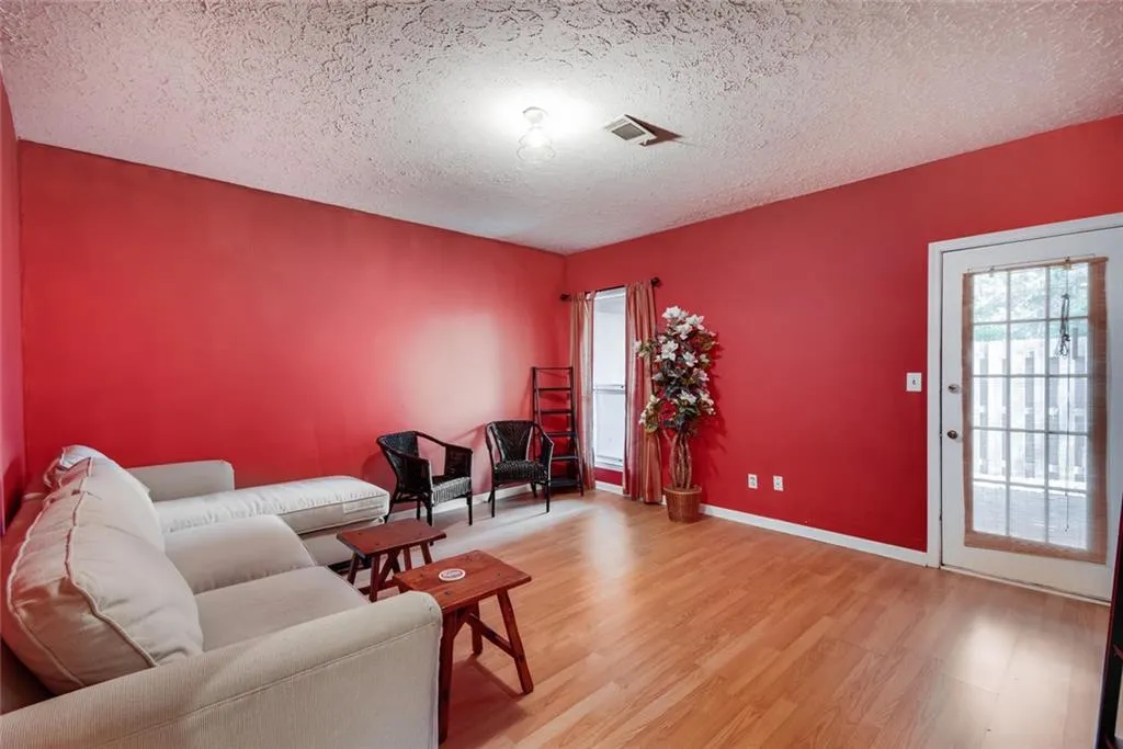 1102 Wedgewood Way, Sandy Springs, Georgia 30350, 2 Bedrooms Bedrooms, ,2 BathroomsBathrooms,Residential,Sold,1102 Wedgewood Way,6582295