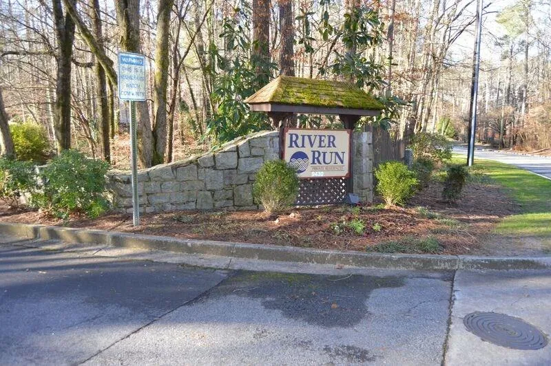 302 River Run Drive, Sandy Springs, Georgia 30350, 1 Bedroom Bedrooms, ,1 BathroomBathrooms,Residential,Sold,302 River Run Drive,5643935