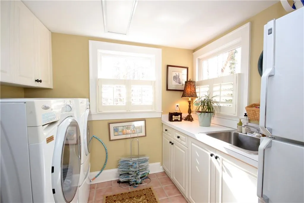 1605 Chevron Way, Atlanta, Georgia 30350, 4 Bedrooms Bedrooms, ,4 BathroomsBathrooms,Residential,Sold,1605 Chevron Way,5657105