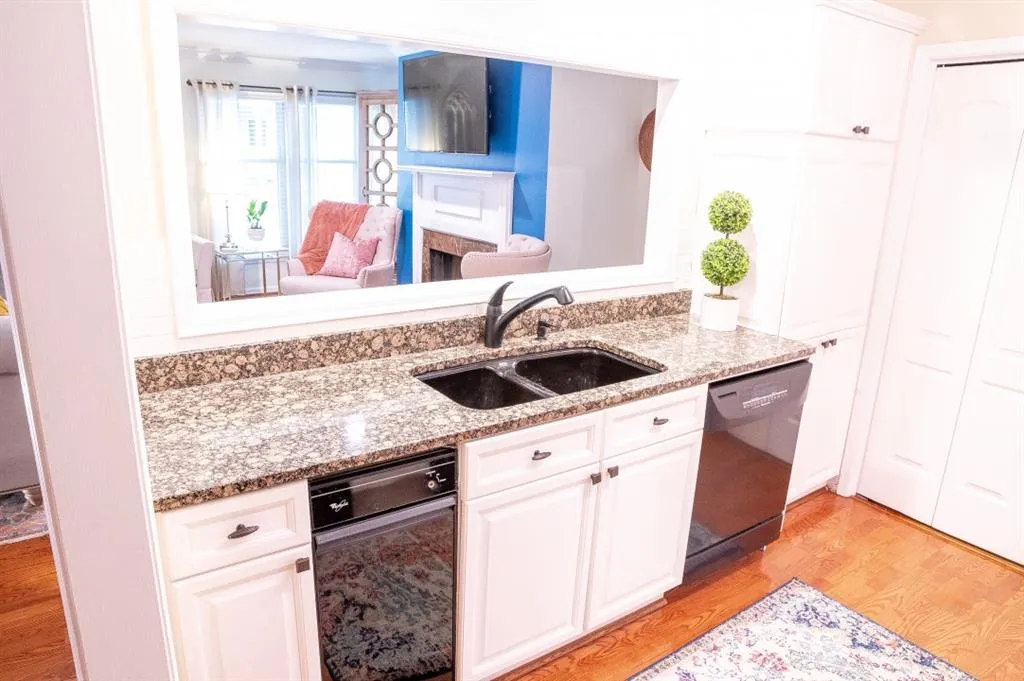 505 Bainbridge Drive, Atlanta, Georgia 30327, 2 Bedrooms Bedrooms, ,2 BathroomsBathrooms,Residential,Sold,505 Bainbridge Drive,6907653