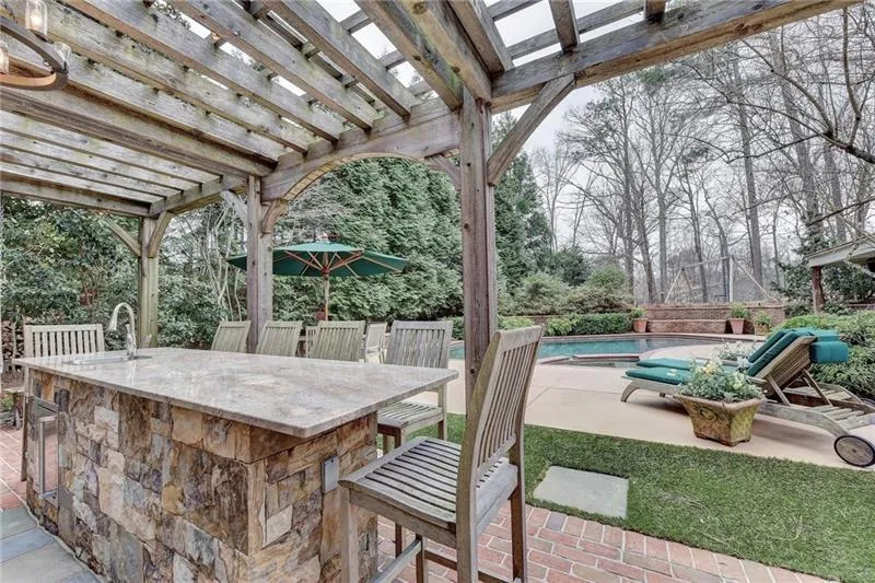 6000 River Chase Circle, Sandy Springs, Georgia 30328, 6 Bedrooms Bedrooms, ,5 BathroomsBathrooms,Residential,Sold,6000 River Chase Circle,6785415