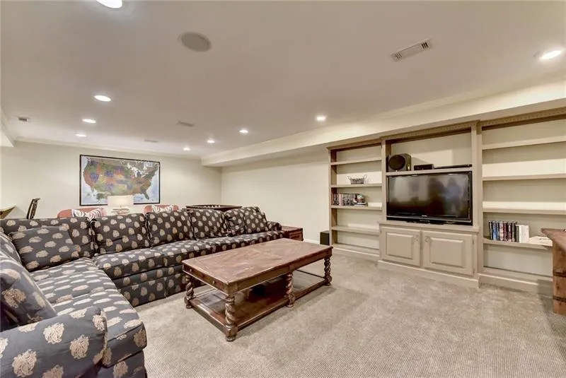 6000 River Chase Circle, Sandy Springs, Georgia 30328, 6 Bedrooms Bedrooms, ,5 BathroomsBathrooms,Residential,Sold,6000 River Chase Circle,6785415