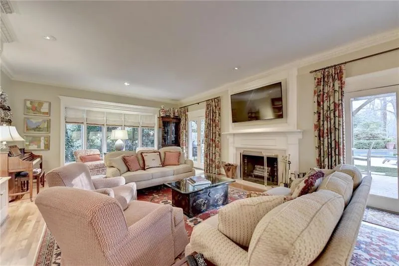 6000 River Chase Circle, Sandy Springs, Georgia 30328, 6 Bedrooms Bedrooms, ,5 BathroomsBathrooms,Residential,Sold,6000 River Chase Circle,6785415