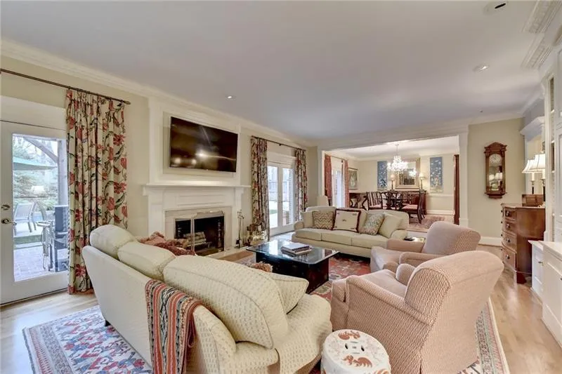 6000 River Chase Circle, Sandy Springs, Georgia 30328, 6 Bedrooms Bedrooms, ,5 BathroomsBathrooms,Residential,Sold,6000 River Chase Circle,6785415