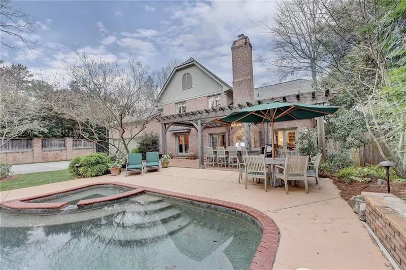 6000 River Chase Circle, Sandy Springs, Georgia 30328, 6 Bedrooms Bedrooms, ,5 BathroomsBathrooms,Residential,Sold,6000 River Chase Circle,6785415