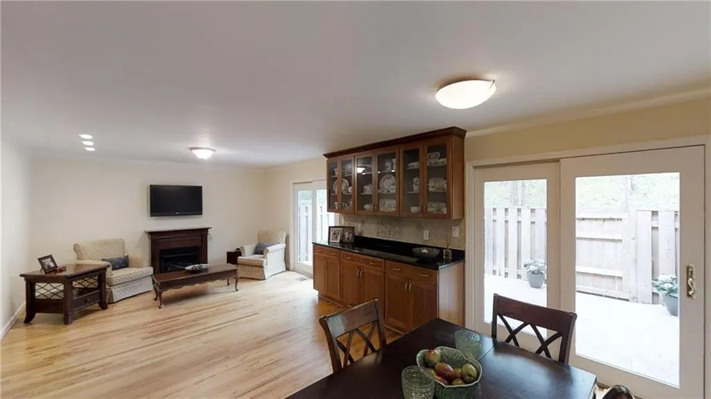 228 The South Chace, Atlanta, Georgia 30328, 3 Bedrooms Bedrooms, ,2 BathroomsBathrooms,Residential,Sold,228 The South Chace,5998030