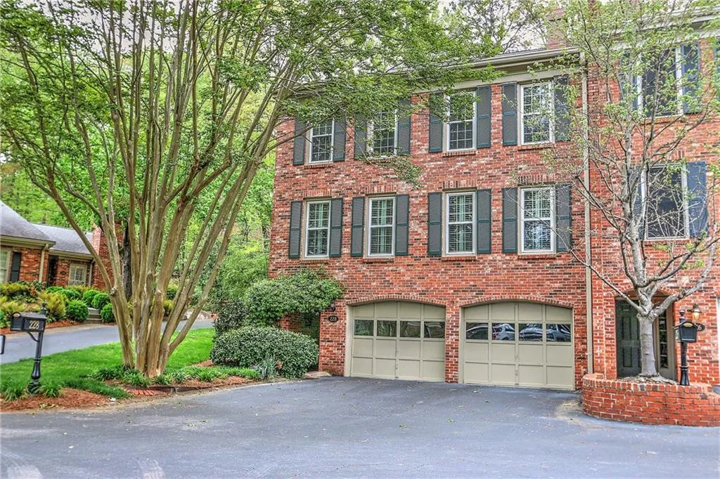 228 The South Chace, Atlanta, Georgia 30328, 3 Bedrooms Bedrooms, ,2 BathroomsBathrooms,Residential,Sold,228 The South Chace,5998030