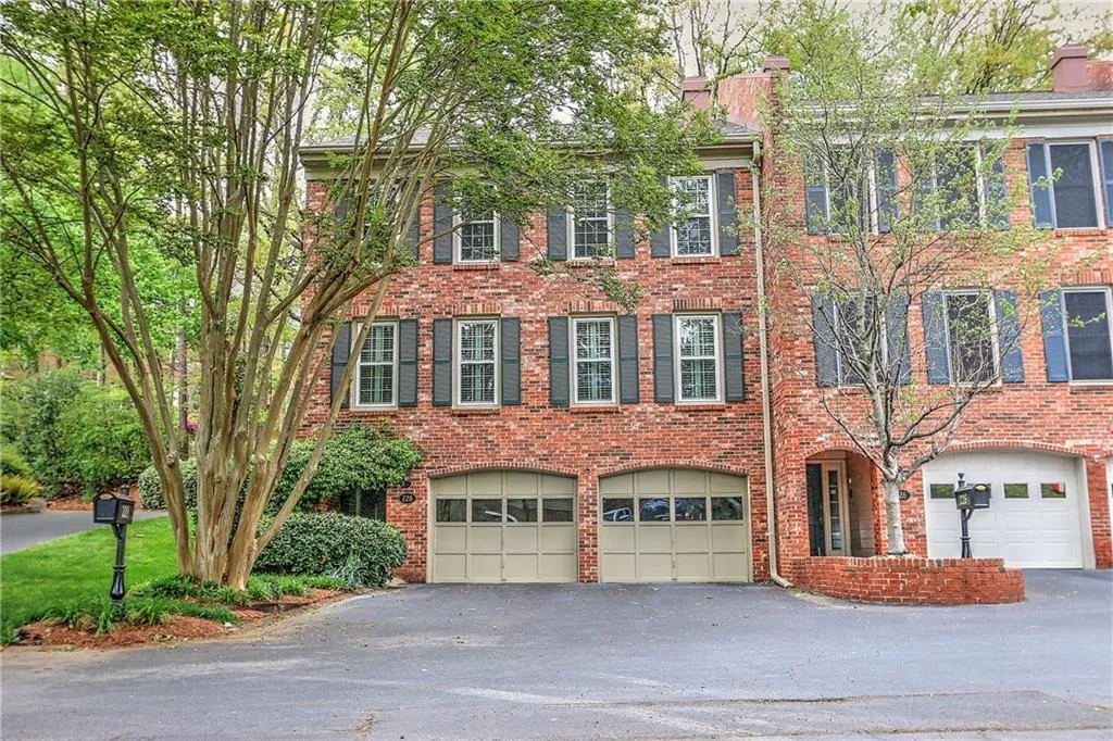 228 The South Chace, Atlanta, Georgia 30328, 3 Bedrooms Bedrooms, ,2 BathroomsBathrooms,Residential,Sold,228 The South Chace,5998030
