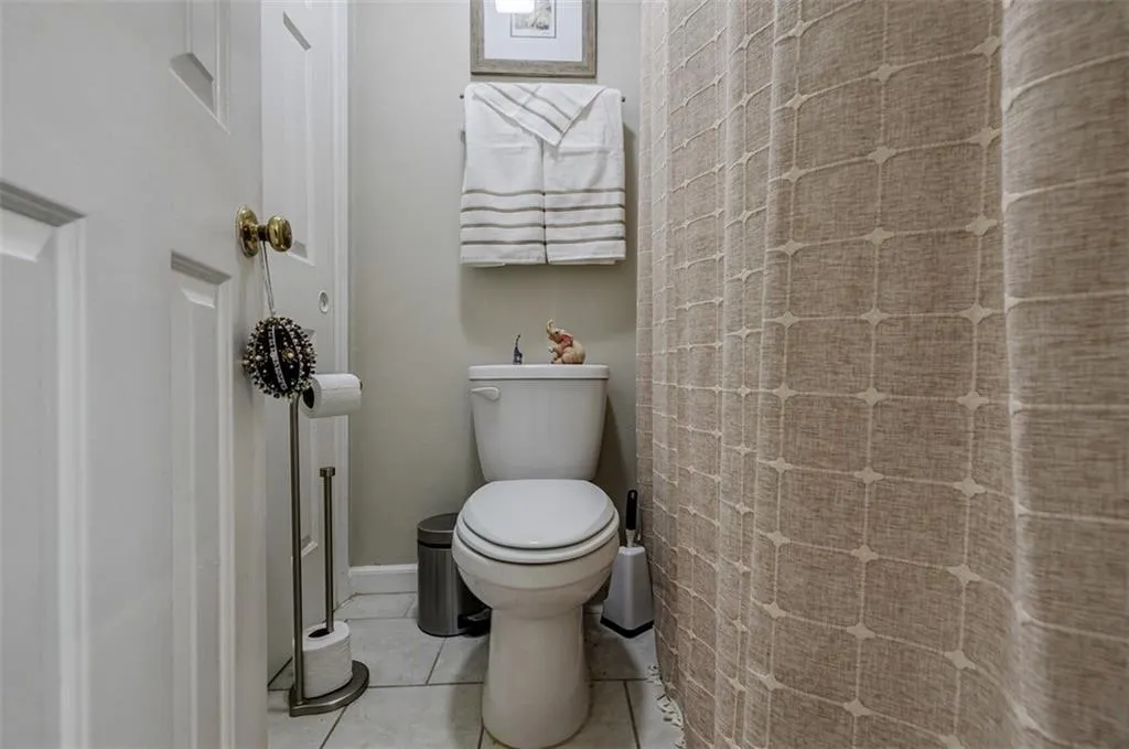 802 Abingdon Way, Sandy Springs, Georgia 30328, 2 Bedrooms Bedrooms, ,2 BathroomsBathrooms,Residential,Sold,802 Abingdon Way,7262433