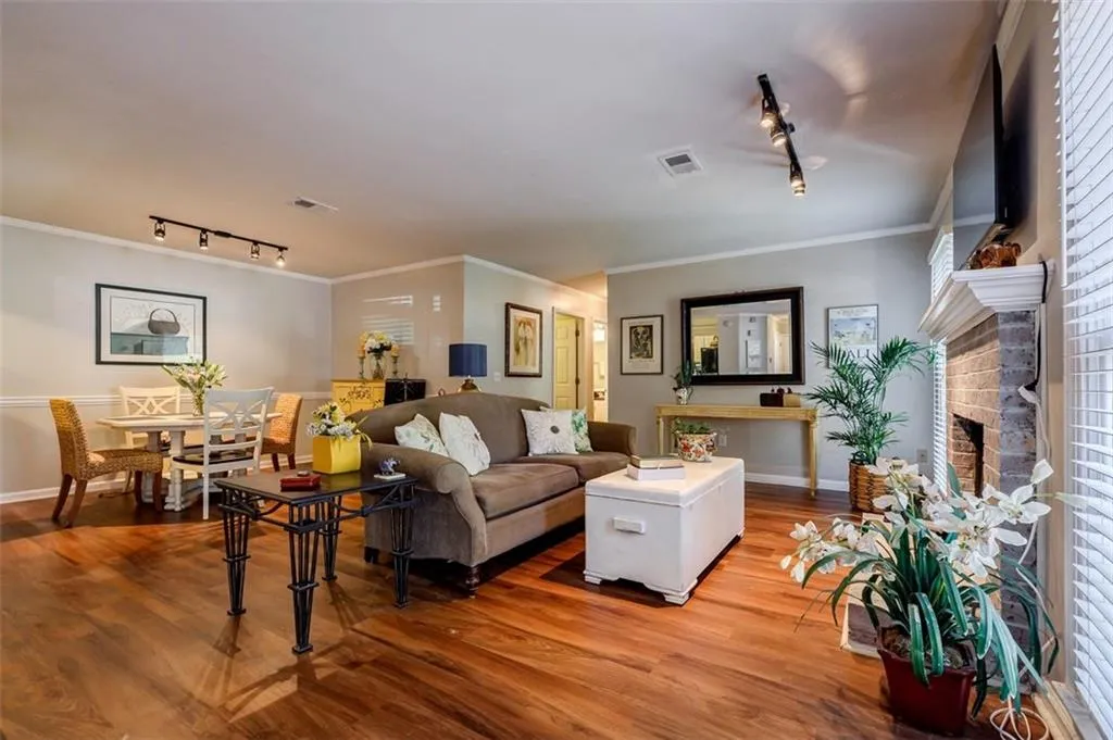 802 Abingdon Way, Sandy Springs, Georgia 30328, 2 Bedrooms Bedrooms, ,2 BathroomsBathrooms,Residential,Sold,802 Abingdon Way,7262433