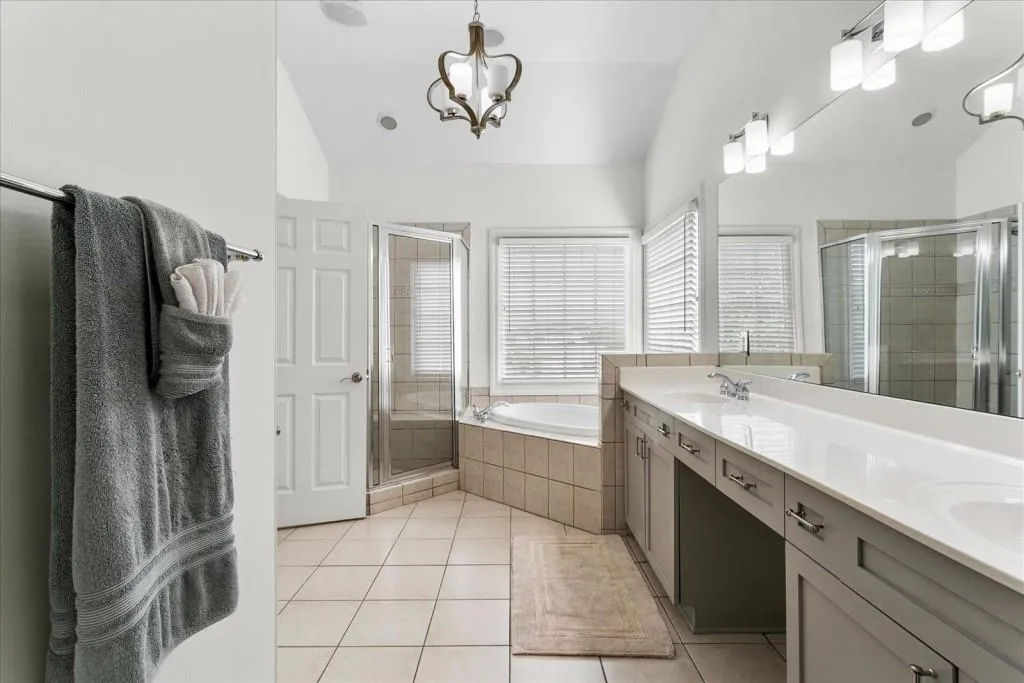 226 Meeting Lane, Sandy Springs, Georgia 30342, 4 Bedrooms Bedrooms, ,3 BathroomsBathrooms,Residential,Sold,226 Meeting Lane,7459235