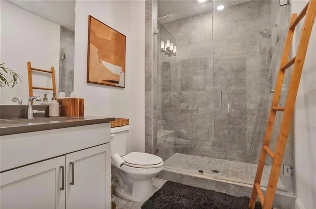 3667 Peachtree Road Ne Unit 16, Atlanta, Georgia 30319, 3 Bedrooms Bedrooms, ,3 BathroomsBathrooms,Residential,For Sale,3667 Peachtree Road Ne Unit 16,7622941