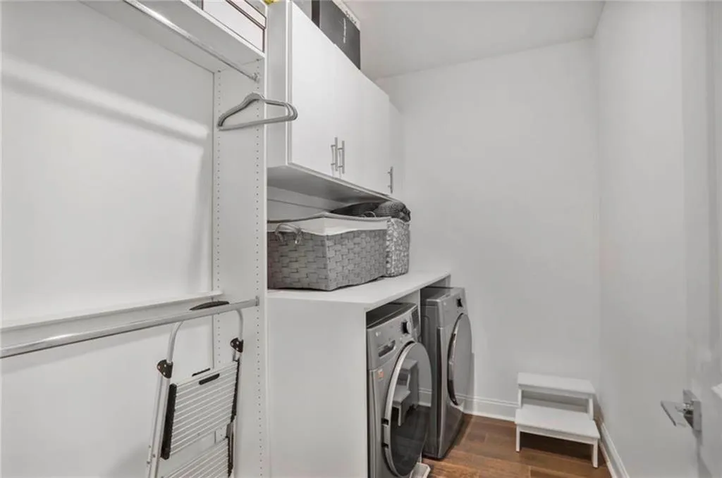 3667 Peachtree Road Ne Unit 16, Atlanta, Georgia 30319, 3 Bedrooms Bedrooms, ,3 BathroomsBathrooms,Residential,For Sale,3667 Peachtree Road Ne Unit 16,7622941