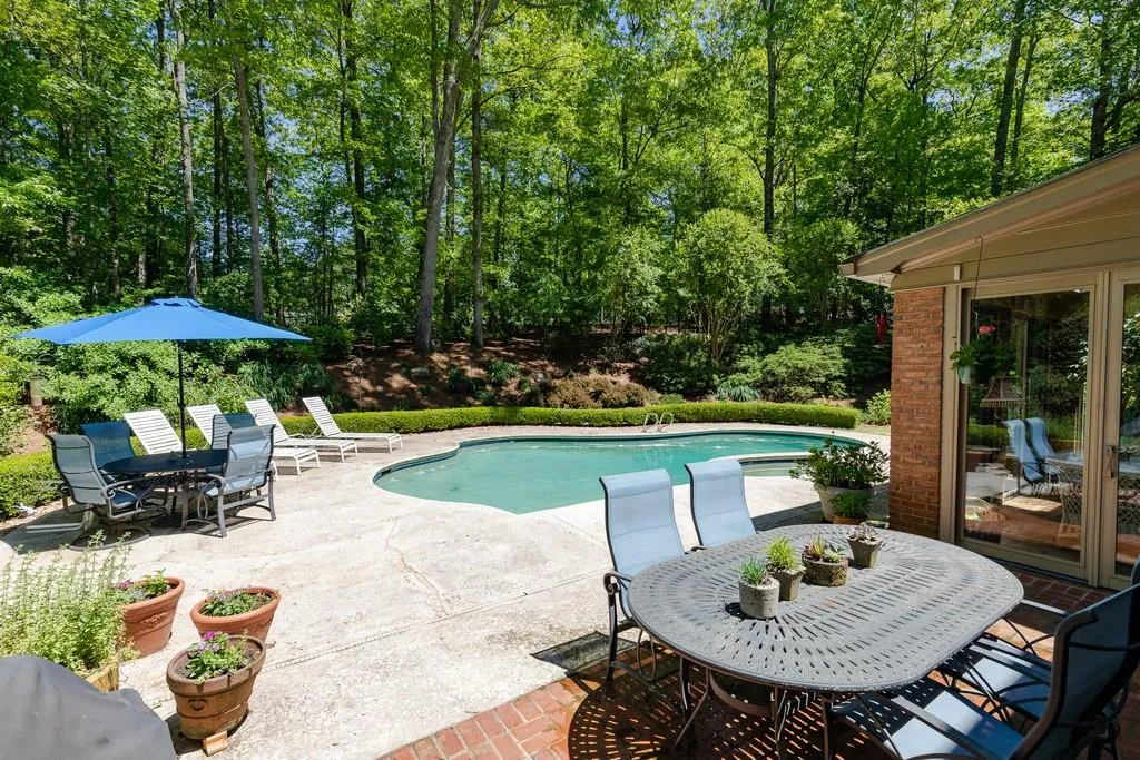 2680 Spalding Drive, Sandy Springs, Georgia 30350, 4 Bedrooms Bedrooms, ,3 BathroomsBathrooms,Residential,Sold,2680 Spalding Drive,6664601