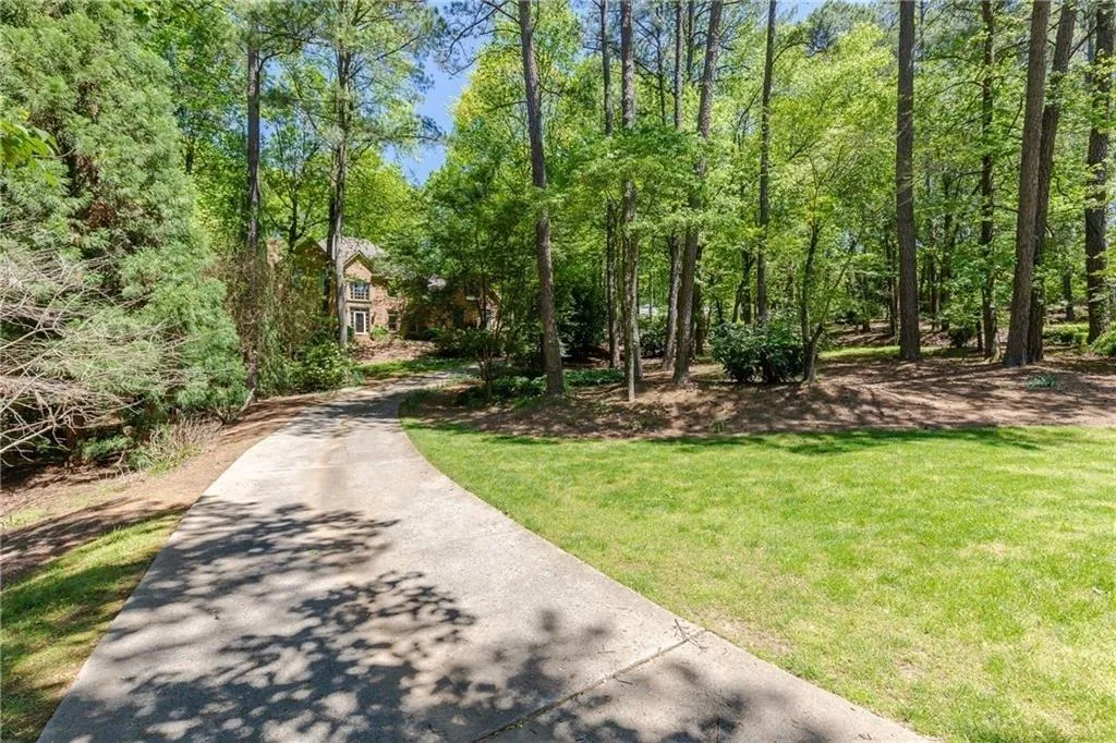 2680 Spalding Drive, Sandy Springs, Georgia 30350, 4 Bedrooms Bedrooms, ,3 BathroomsBathrooms,Residential,Sold,2680 Spalding Drive,6664601