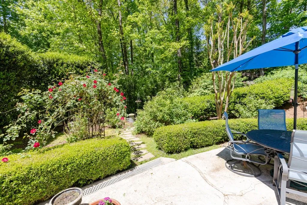 2680 Spalding Drive, Sandy Springs, Georgia 30350, 4 Bedrooms Bedrooms, ,3 BathroomsBathrooms,Residential,Sold,2680 Spalding Drive,6664601