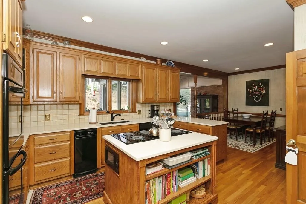 2680 Spalding Drive, Sandy Springs, Georgia 30350, 4 Bedrooms Bedrooms, ,3 BathroomsBathrooms,Residential,Sold,2680 Spalding Drive,6664601