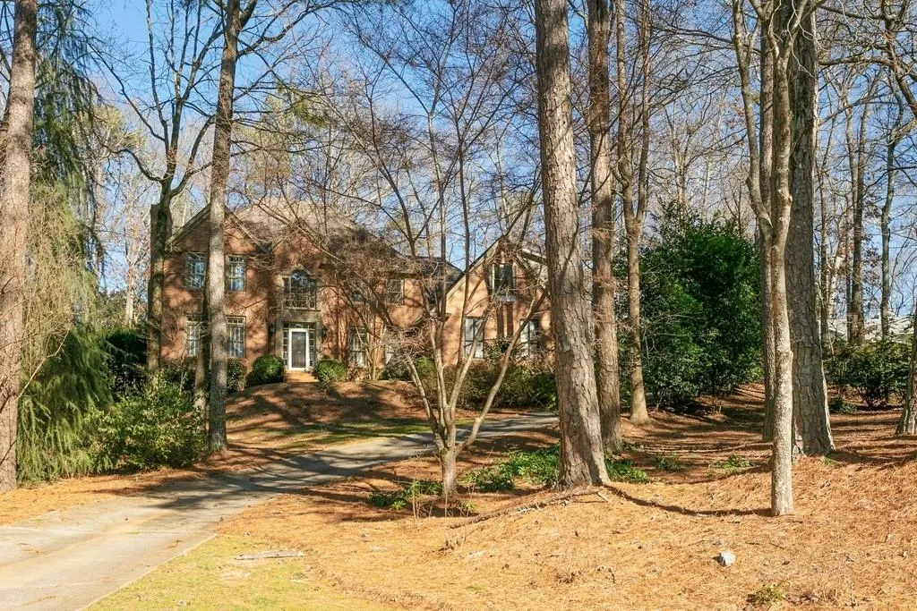 2680 Spalding Drive, Sandy Springs, Georgia 30350, 4 Bedrooms Bedrooms, ,3 BathroomsBathrooms,Residential,Sold,2680 Spalding Drive,6664601
