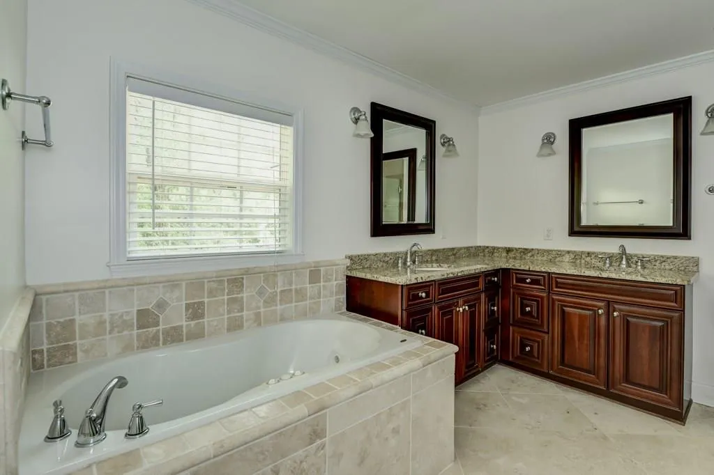 5795 Riverwood Drive, Atlanta, Georgia 30328, 5 Bedrooms Bedrooms, ,4 BathroomsBathrooms,Residential,Sold,5795 Riverwood Drive,5719667