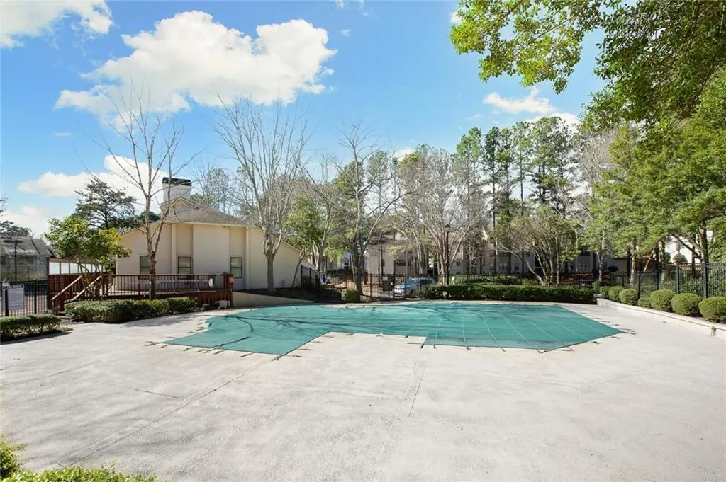 2518 Huntingdon Chase, Sandy Springs, Georgia 30350, 1 Bedroom Bedrooms, ,1 BathroomBathrooms,Residential,Sold,2518 Huntingdon Chase,6874036