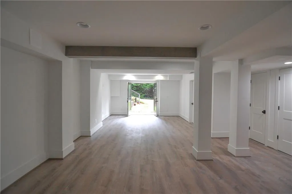 6860 Heathfield Drive, Sandy Springs, Georgia 30328, 5 Bedrooms Bedrooms, ,5 BathroomsBathrooms,Residential,Sold,6860 Heathfield Drive,6779299