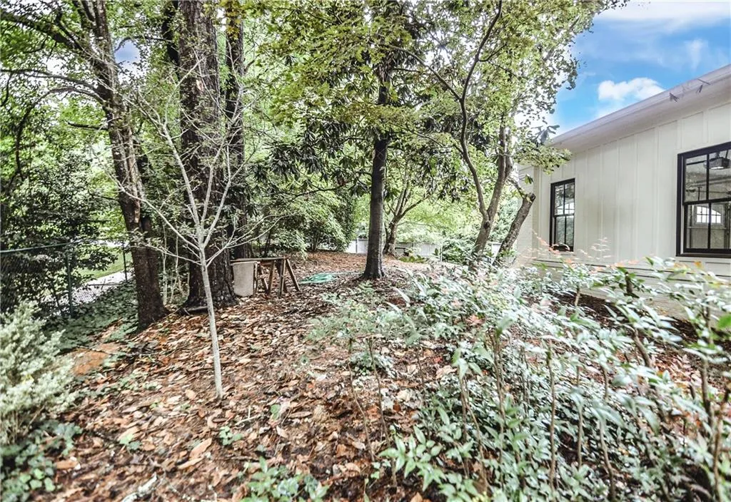 6860 Heathfield Drive, Sandy Springs, Georgia 30328, 5 Bedrooms Bedrooms, ,5 BathroomsBathrooms,Residential,Sold,6860 Heathfield Drive,6779299