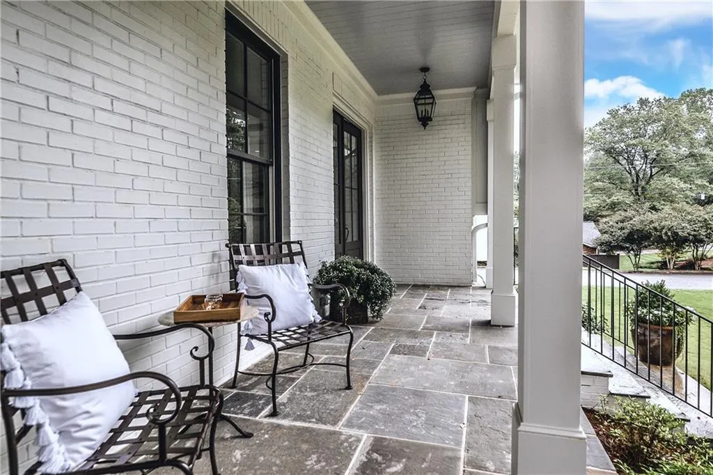 6860 Heathfield Drive, Sandy Springs, Georgia 30328, 5 Bedrooms Bedrooms, ,5 BathroomsBathrooms,Residential,Sold,6860 Heathfield Drive,6779299
