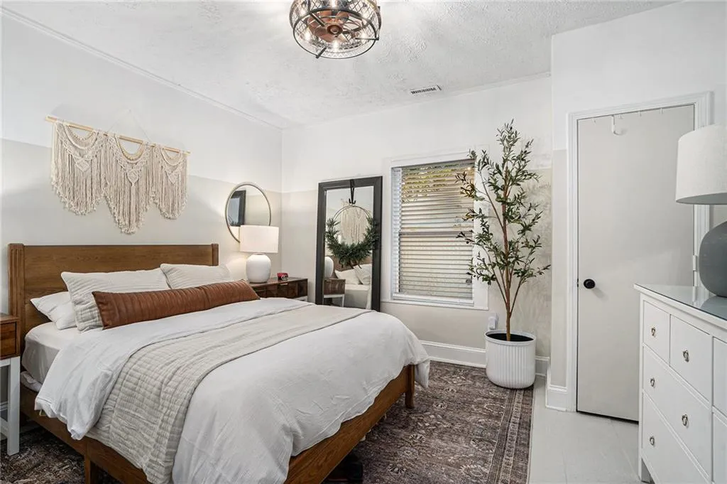 1812 Defoor Avenue Nw, Atlanta, Georgia 30318, 3 Bedrooms Bedrooms, ,2 BathroomsBathrooms,Residential,For Sale,1812 Defoor Avenue Nw,7675181