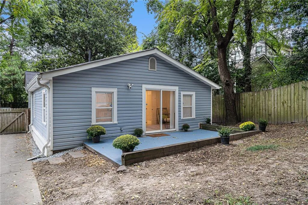 1812 Defoor Avenue Nw, Atlanta, Georgia 30318, 3 Bedrooms Bedrooms, ,2 BathroomsBathrooms,Residential,For Sale,1812 Defoor Avenue Nw,7675181