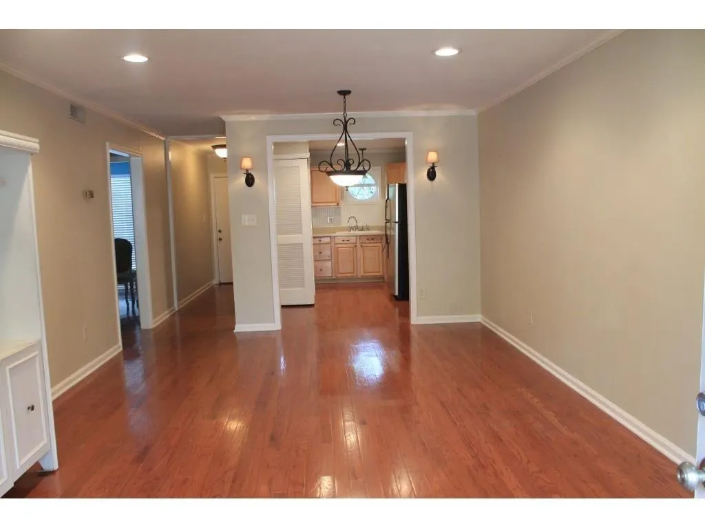 5400 Roswell Road Ne Unit P4, Sandy Springs, Georgia 30342, 2 Bedrooms Bedrooms, ,1 BathroomBathrooms,Residential,Sold,5400 Roswell Road Ne Unit P4,5813759