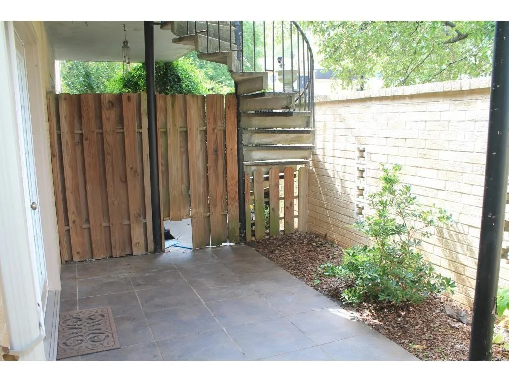 5400 Roswell Road Ne Unit P4, Sandy Springs, Georgia 30342, 2 Bedrooms Bedrooms, ,1 BathroomBathrooms,Residential,Sold,5400 Roswell Road Ne Unit P4,5813759
