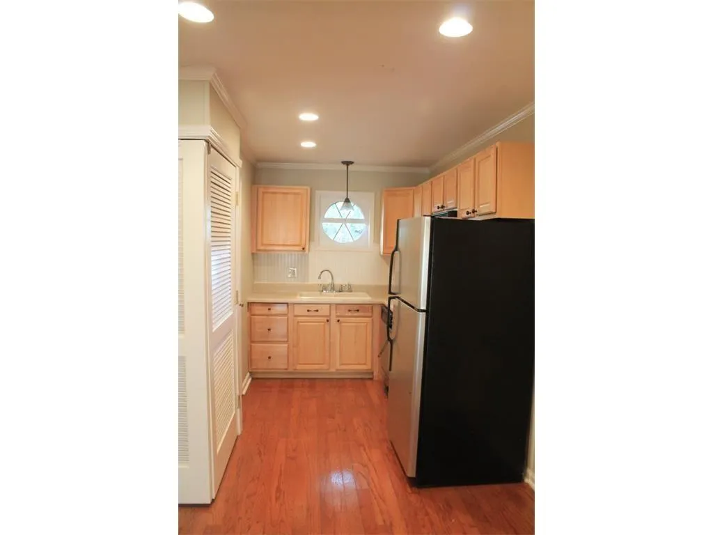 5400 Roswell Road Ne Unit P4, Sandy Springs, Georgia 30342, 2 Bedrooms Bedrooms, ,1 BathroomBathrooms,Residential,Sold,5400 Roswell Road Ne Unit P4,5813759