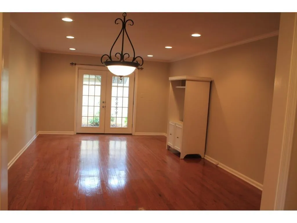 5400 Roswell Road Ne Unit P4, Sandy Springs, Georgia 30342, 2 Bedrooms Bedrooms, ,1 BathroomBathrooms,Residential,Sold,5400 Roswell Road Ne Unit P4,5813759