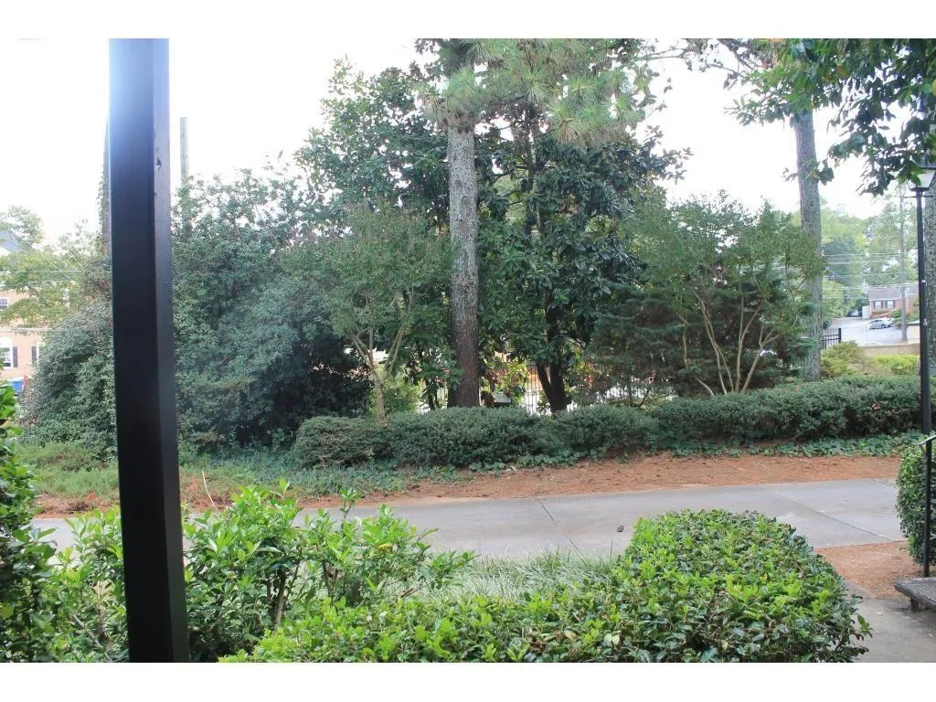 5400 Roswell Road Ne Unit P4, Sandy Springs, Georgia 30342, 2 Bedrooms Bedrooms, ,1 BathroomBathrooms,Residential,Sold,5400 Roswell Road Ne Unit P4,5813759