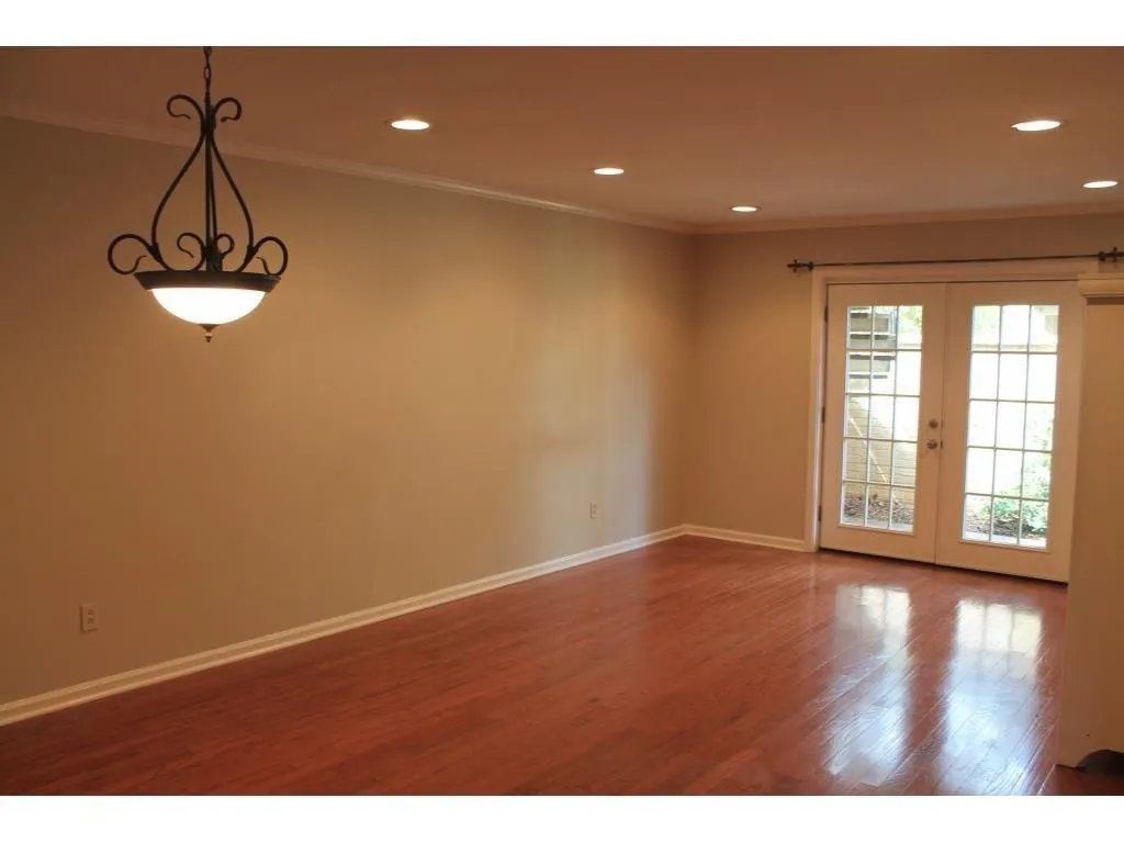 5400 Roswell Road Ne Unit P4, Sandy Springs, Georgia 30342, 2 Bedrooms Bedrooms, ,1 BathroomBathrooms,Residential,Sold,5400 Roswell Road Ne Unit P4,5813759