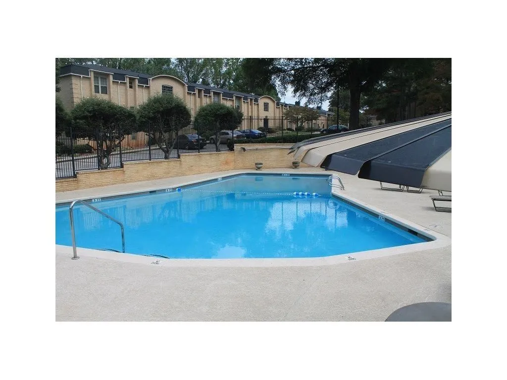 5400 Roswell Road Ne Unit P4, Sandy Springs, Georgia 30342, 2 Bedrooms Bedrooms, ,1 BathroomBathrooms,Residential,Sold,5400 Roswell Road Ne Unit P4,5813759