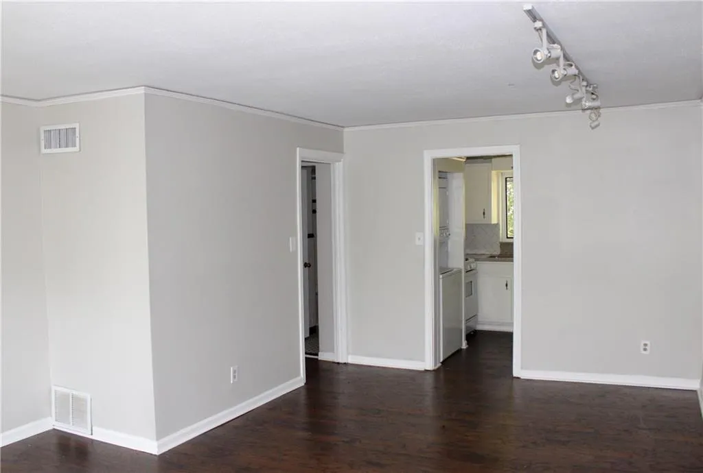 101 Ardmore Place Unit 3, Atlanta, Georgia 30309, 2 Bedrooms Bedrooms, ,1 BathroomBathrooms,Residential,Sold,101 Ardmore Place Unit 3,5599616