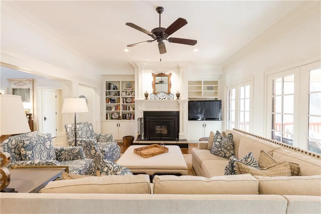 5400 Powers Ferry Road, Sandy Springs, Georgia 30327, 6 Bedrooms Bedrooms, ,5 BathroomsBathrooms,Residential,Sold,5400 Powers Ferry Road,5953389