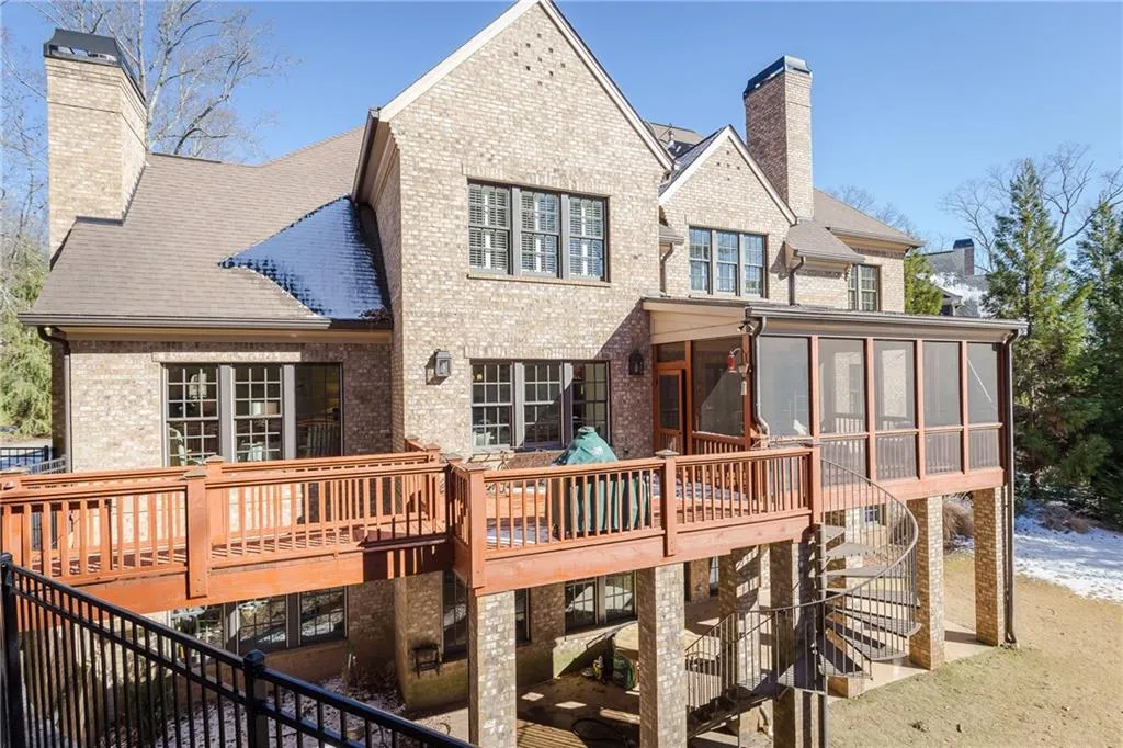5400 Powers Ferry Road, Sandy Springs, Georgia 30327, 6 Bedrooms Bedrooms, ,5 BathroomsBathrooms,Residential,Sold,5400 Powers Ferry Road,5953389